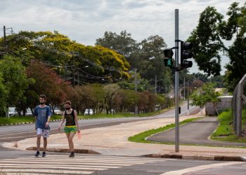 Semáforos inteligentes: dispositivo sonoro auxilia deficientes visuais