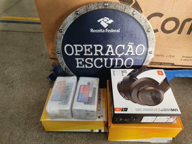 Receita Federal apreende Iphones que seriam enviados pelos Correios em Foz