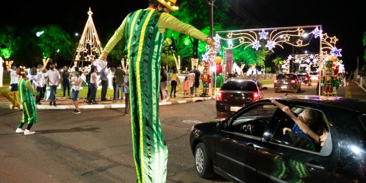 Natal de Luzes movimenta economia em Foz do Iguaçu