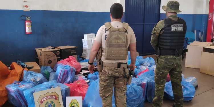 PF e BPFRON localizam depósito de produtos contrabandeados em Foz