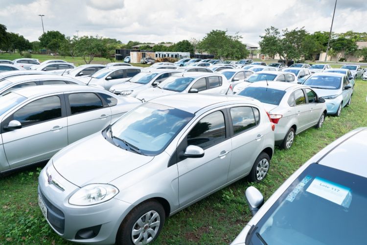 Usina de Itaipu vende mais de 100 veículos usados em leilão on-line