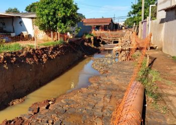 Com obras inacabadas, moradores do São Luís ainda sofrem com alagamentos