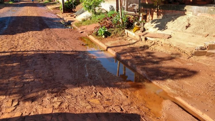 Com obras inacabadas, moradores do São Luís ainda sofrem com alagamentos