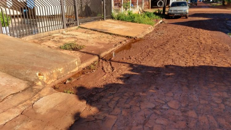 Com obras inacabadas, moradores do São Luís ainda sofrem com alagamentos