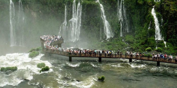 Números de dezembro confirmam retomada do turismo em Foz do Iguaçu