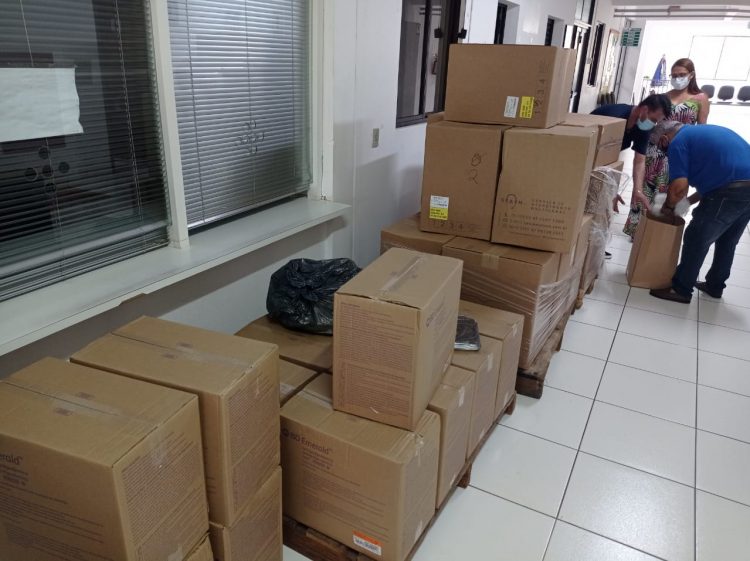 Insumos para vacinação contra Covid-19 chegam em Foz do Iguaçu