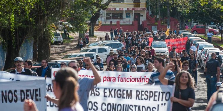 Educadores aprovam greve e não retomarão aulas on-line ou presenciais em fevereiro