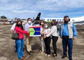 Foz do Iguaçu recebe 3,4 mil vacinas da AstraZeneca contra Covid-19