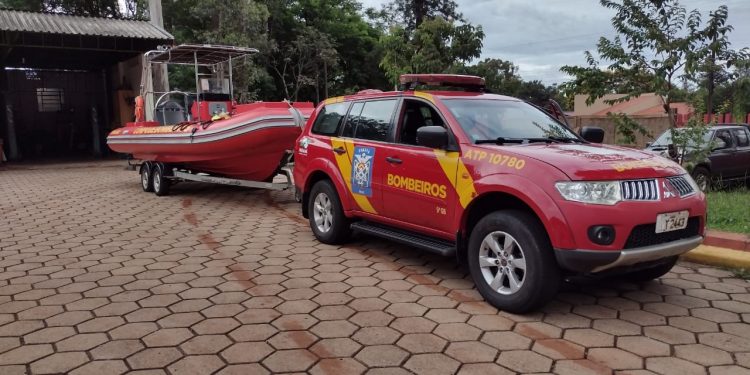 Bombeiros retomam buscas por jovem desaparecido no Rio Paraná em Foz