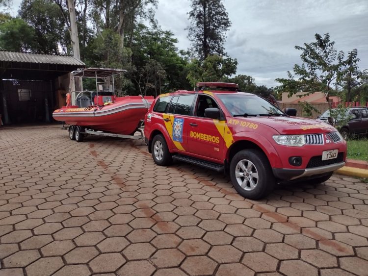 Bombeiros retomam buscas por jovem desaparecido no Rio Paraná em Foz