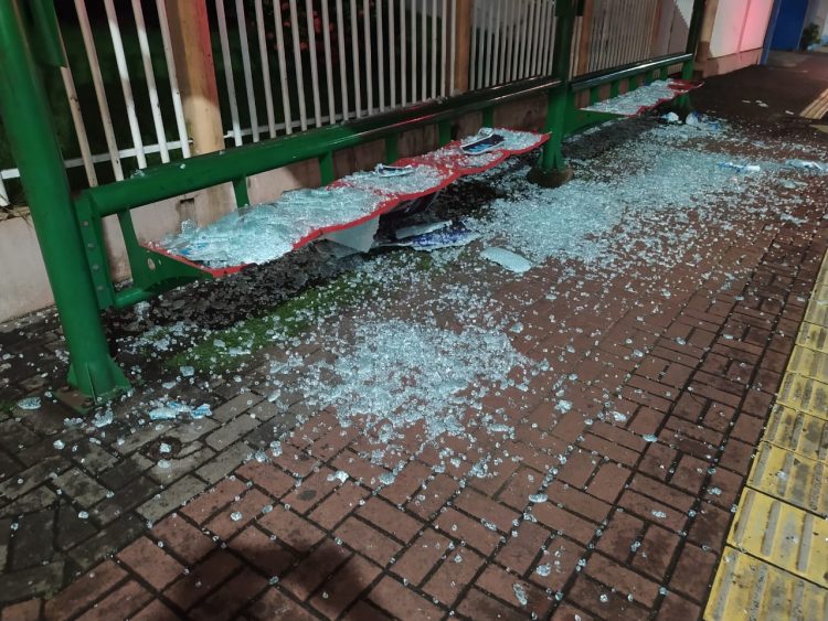 GM prende vândalo em flagrante quebrando pontos de ônibus no centro