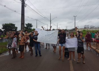 Moradores do Jardim Almada protestam após criança ser atropelada na Av. Andradina