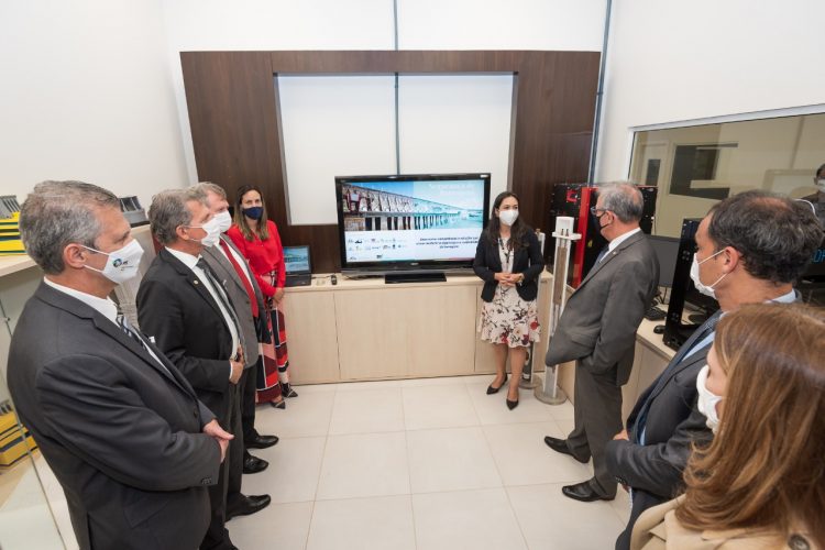 Ministro Bento Albuquerque conhece projetos do Parque Tecnológico Itaipu para investimentos no setor elétrico