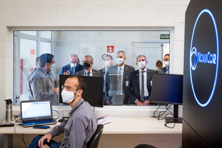 Ministro Bento Albuquerque conhece projetos do Parque Tecnológico Itaipu para investimentos no setor elétrico