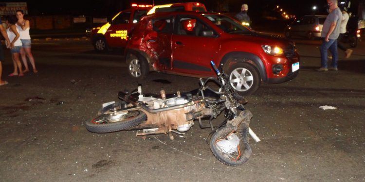 Motociclista e caroneiro sofrem fraturas após acidente na BR-277