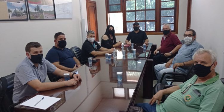 Prefeitura e Câmara debatem início das atividades do programa Foz Conhecendo Foz