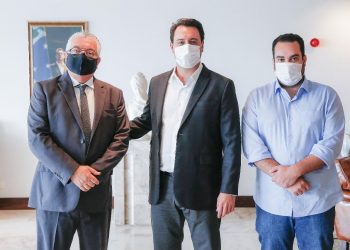 Governador recebe lista de reivindicações para retomada do turismo e da economia em Foz