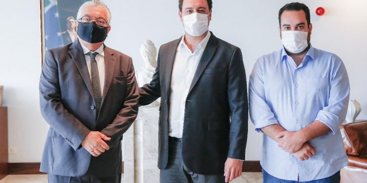 Governador recebe lista de reivindicações para retomada do turismo e da economia em Foz