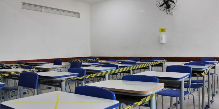 Paraná quer transformar a educação em atividade essencial