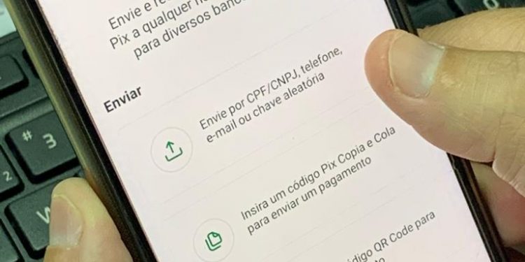 Procon-PR orienta consumidor sobre o novo golpe por transferências do PIX