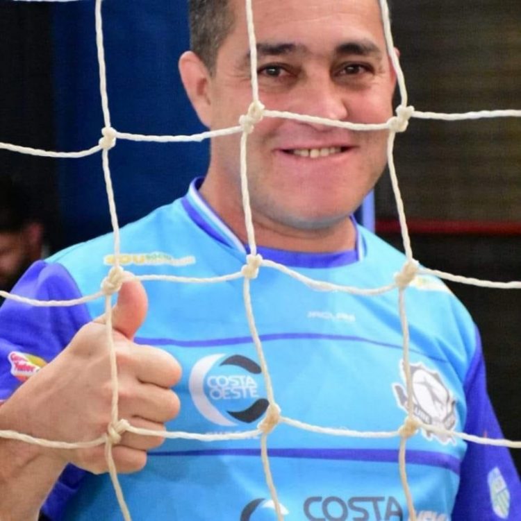 Morador de Medianeira morre durante partida de futebol em Foz