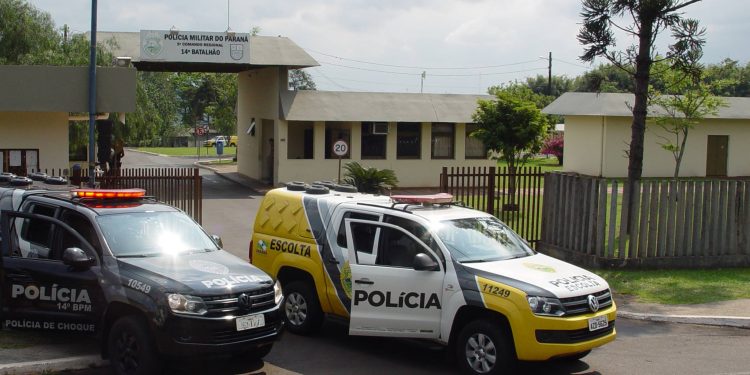 Para dispersar aglomeração no centro de Foz, PM usa gás de pimenta