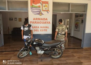 Jovem é preso tentando entrar no Paraguai com moto roubada em Foz do Iguaçu