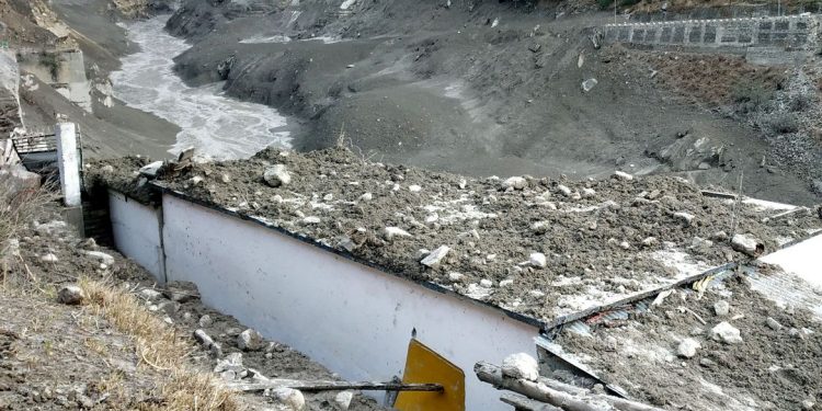 Inundações deixam mortos e centenas de desaparecidos no norte da Índia