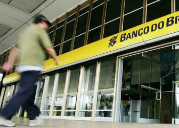 Funcionários do Banco do Brasil aprovam estado de greve e paralisação no dia 10