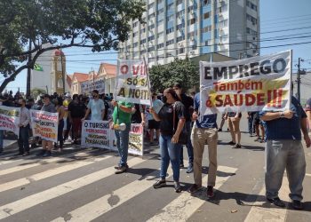 Prefeitura recebe representantes de eventos, bares e restaurantes, e artistas para esclarecer novo decreto