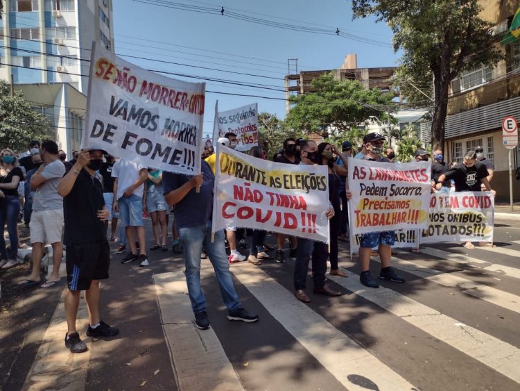 Setor de eventos e gastronomia se manifesta contra novo decreto em Foz do Iguaçu