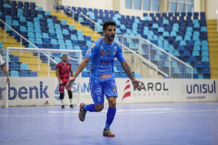 Foz Cataratas vence na estreia da Taça Brasil