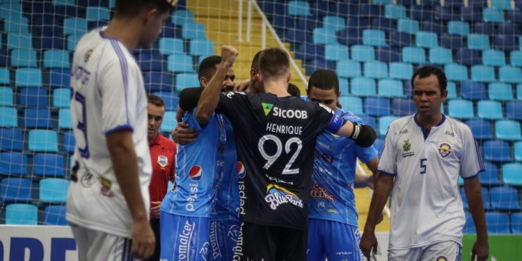 Foz Cataratas vence na estreia da Taça Brasil