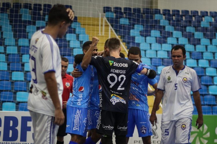 Foz Cataratas vence na estreia da Taça Brasil