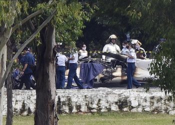 Queda de avião da Força Aérea Paraguaia mata 7 pessoas