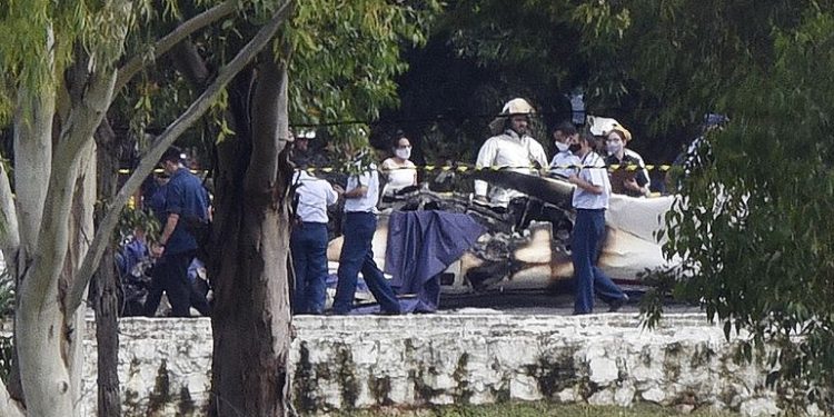 Queda de avião da Força Aérea Paraguaia mata 7 pessoas