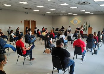 Novos servidores da educação municipal tomam posse com missão de manter bons resultados no IDEB