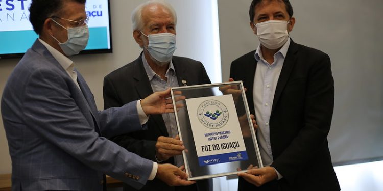 Parceria entre Prefeitura e Invest Paraná visa aumentar investimentos em Foz