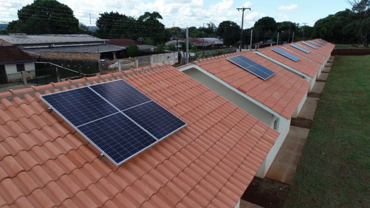 Prefeitura entrega chave da casa própria a 25 famílias da Vila C