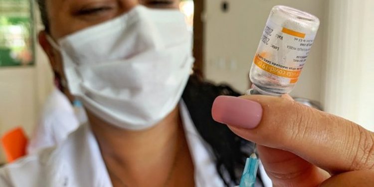 Foz do Iguaçu recebe mais 3.193 doses de CoronaVac