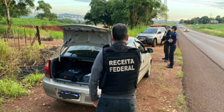 Receita Federal retém veículo carregado com eletrônicos