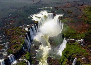 Carnaval nas Cataratas: parque abre mais cedo de sábado a terça-feira