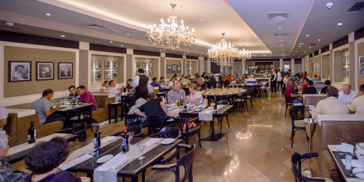 Empresários brasileiros investem no ramo de gastronomia em Ciudad del Este no Paraguai