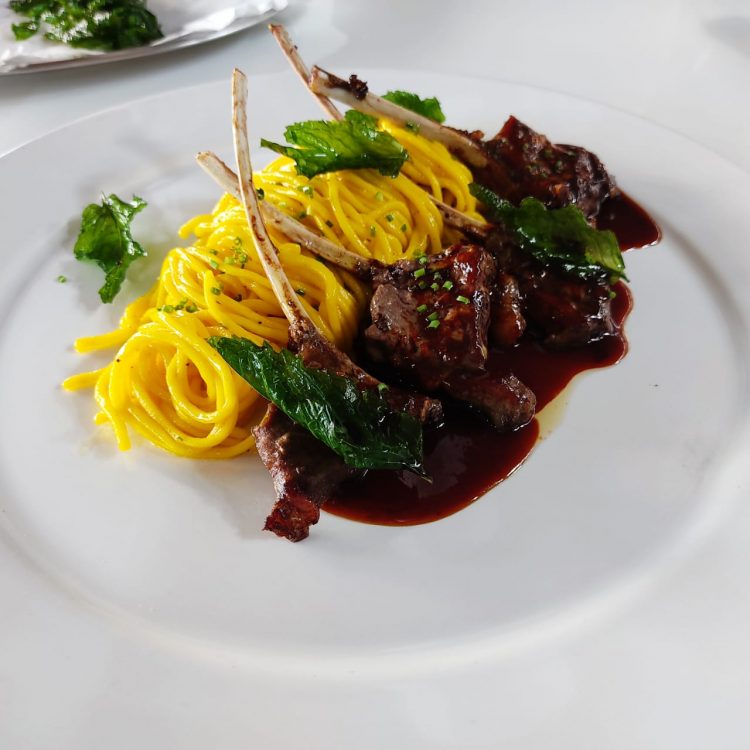 Empresários brasileiros investem no ramo de gastronomia em Ciudad del Este no Paraguai