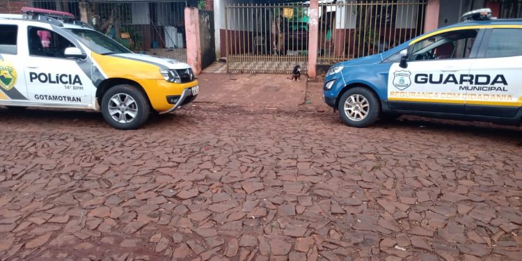 Guarda Municipal e PM prendem suspeitos de roubo à farmácia no Sol de Maio