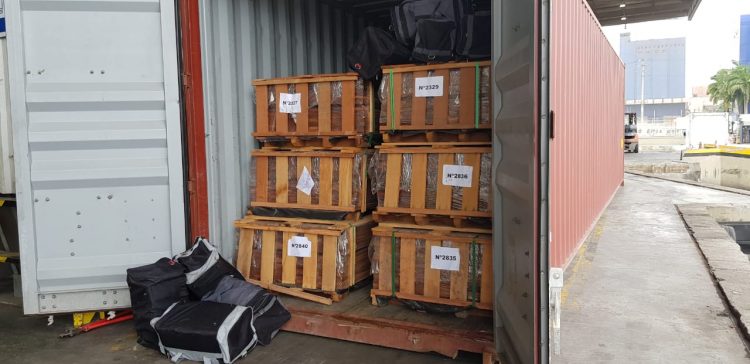 PF apreende carga de 220kg de cocaína no Porto de Paranaguá