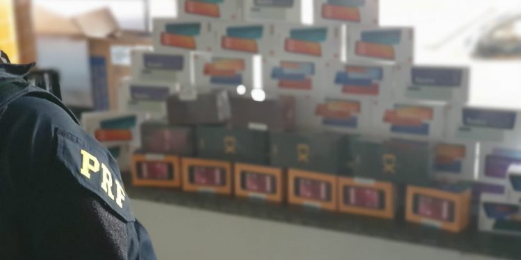 PRF apreende cinquenta celulares no oeste
