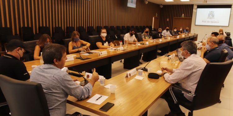 Prefeito pede a secretários maior controle das despesas e foco nas ações prioritárias para Foz