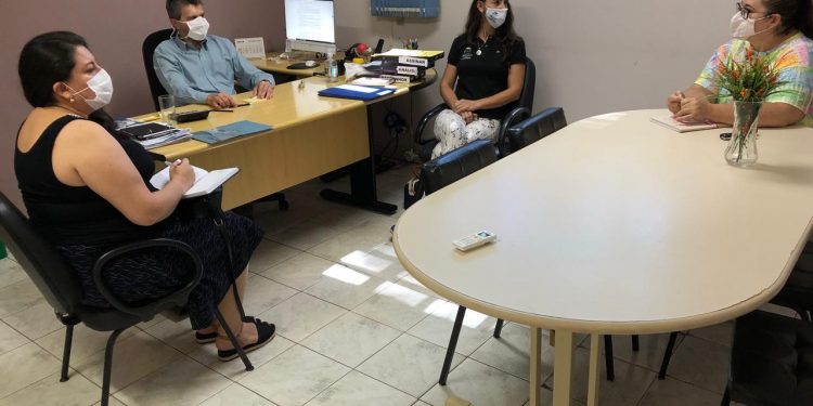 Com casos de Covid-19 em escolas municipais, sindicato reitera estado de greve