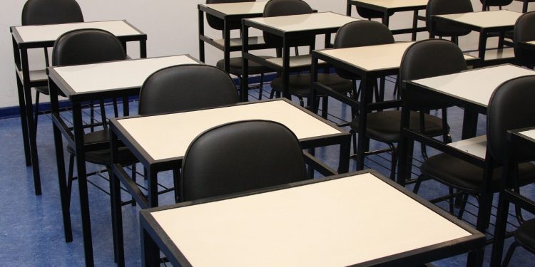 Já chega a três os Colégios Estaduais que registraram casos de Covid-19